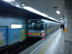 銀座線 東京マラソン電車